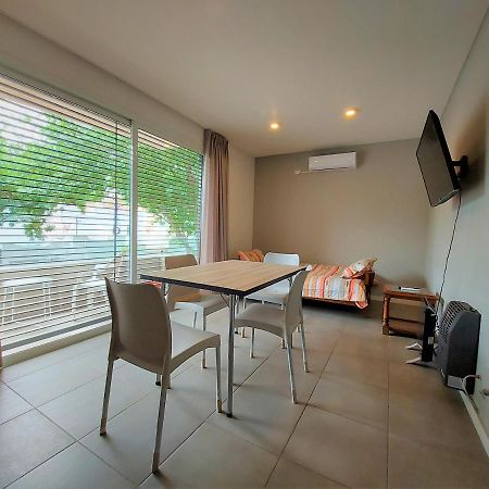 Brigh Apartment With Garage Strategic Location ゴドイ・クルス エクステリア 写真